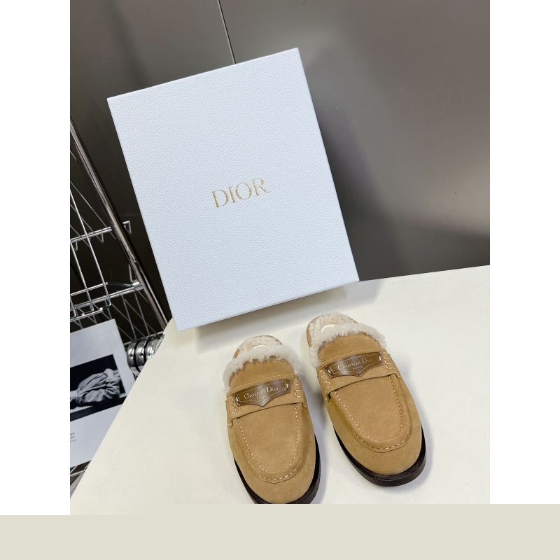 ch**an D*or slippers